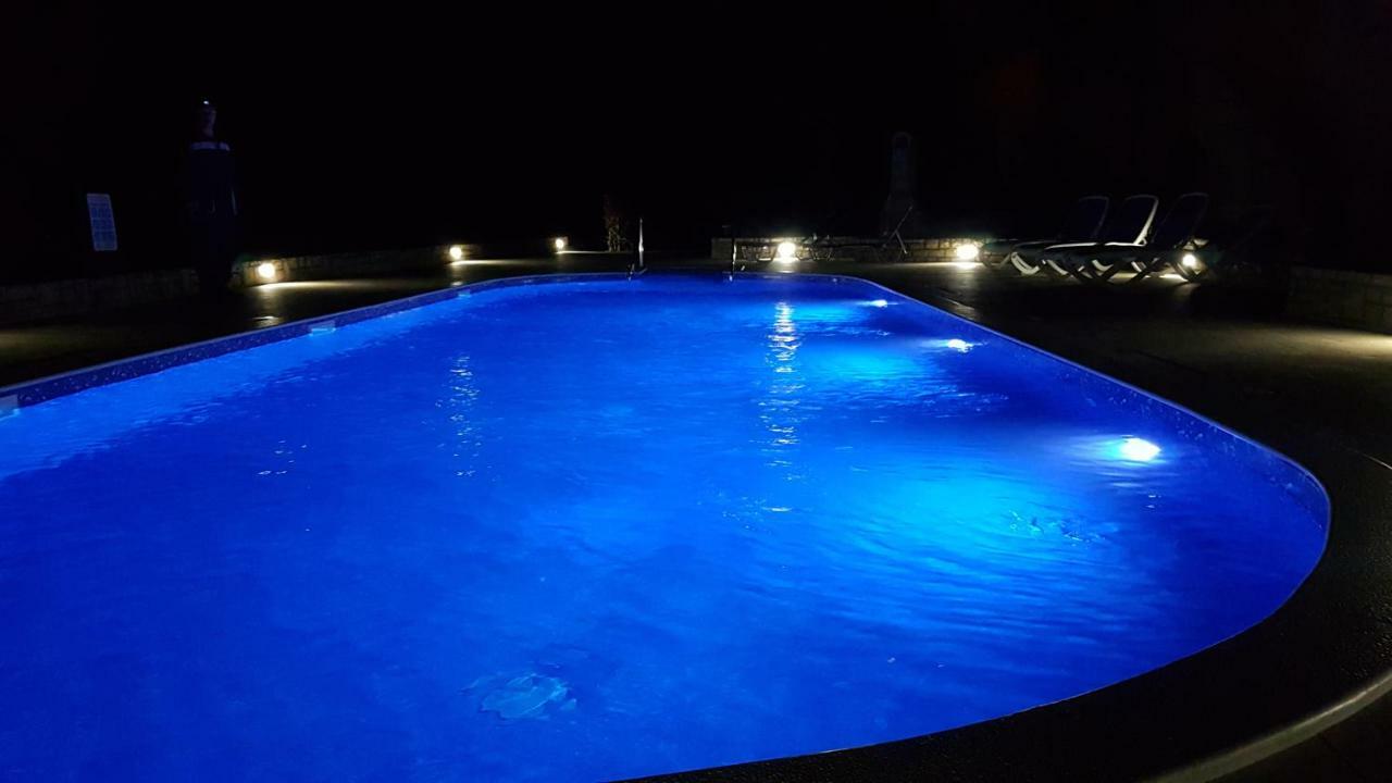 Holiday Home Marina Kastelir Exterior photo