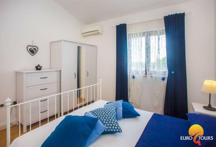 Holiday Home Marina Kastelir Exterior photo
