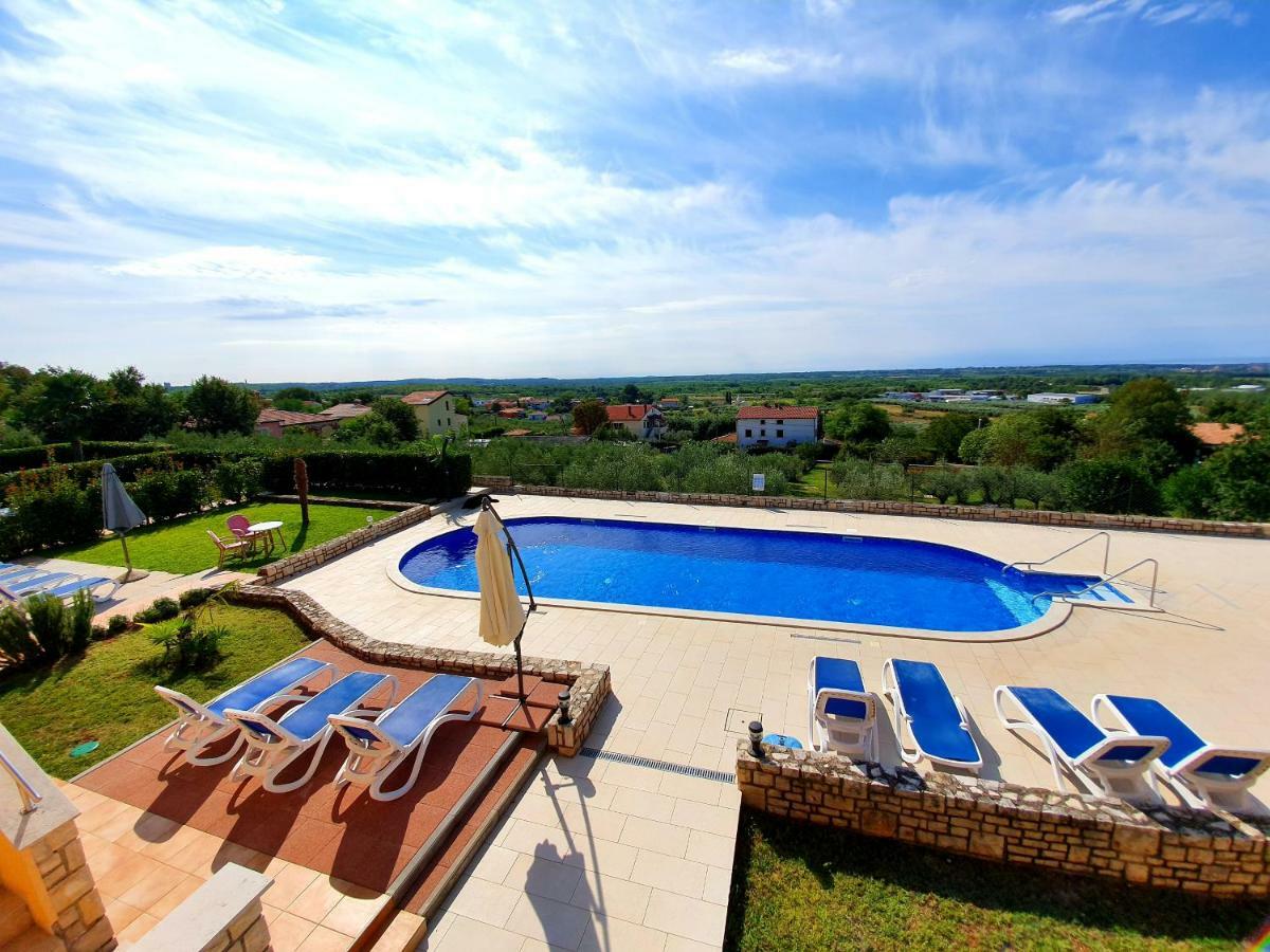 Holiday Home Marina Kastelir Exterior photo